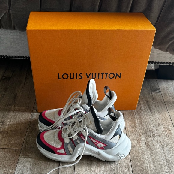 LV Archlight Sneakers. Size 37. - Picture 5 of 6